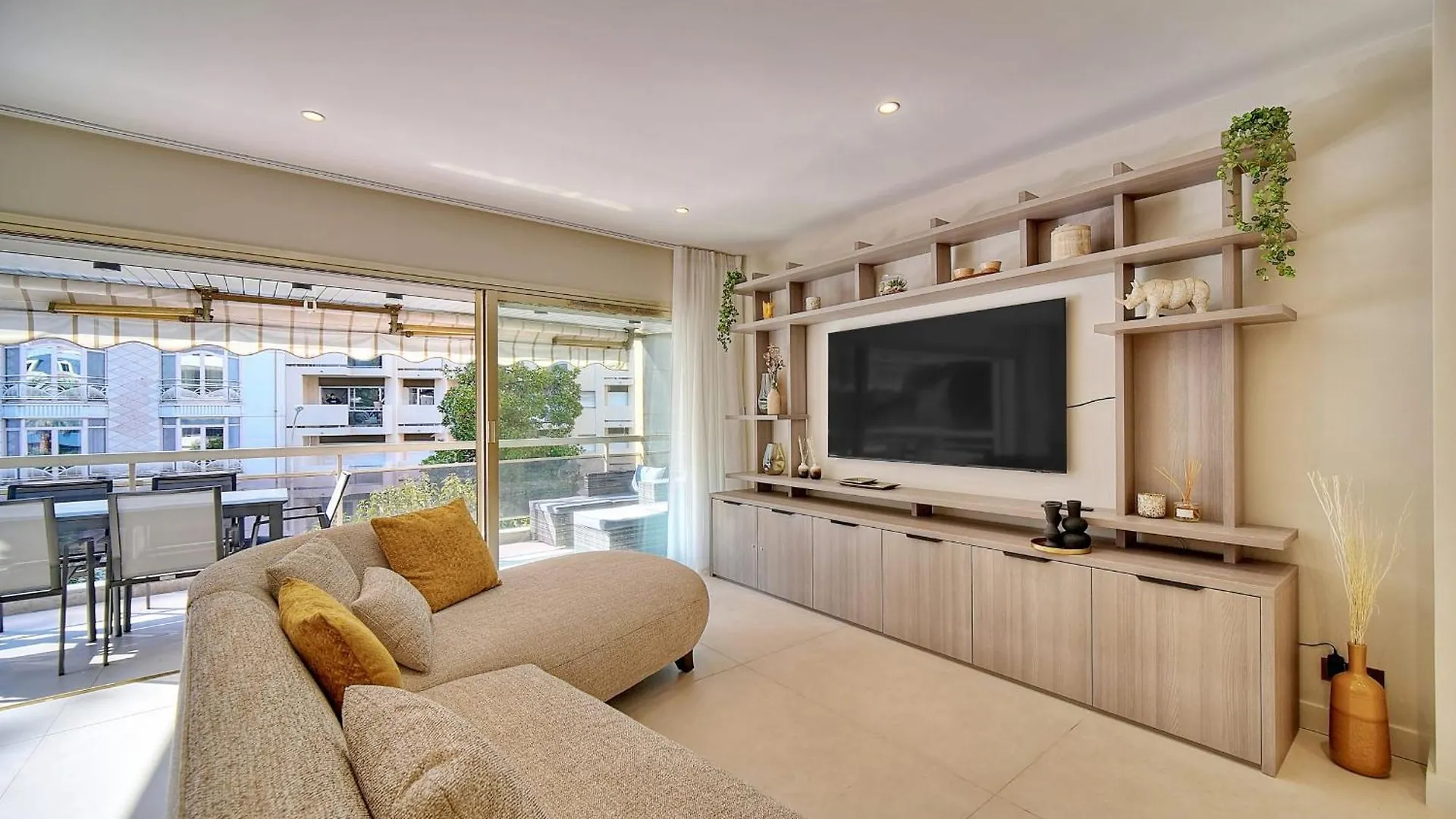 Ref 1442 - Cannes Center - Apartment For Rent